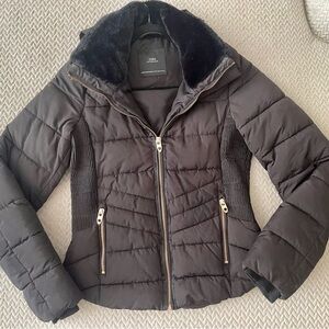 Zara Women's Dark Puffer Jacket with Fur Collar